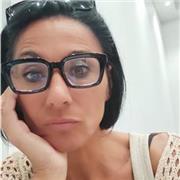 insegnante di filosofia e scienze umane e tutor bes e dsa, impartisce lezioni su materia e tutoraggio disturbi dell'apprendimento